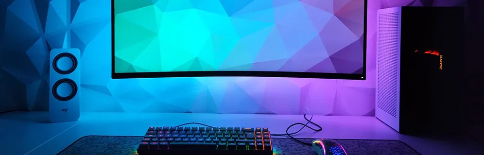 setup da gaming con luci led